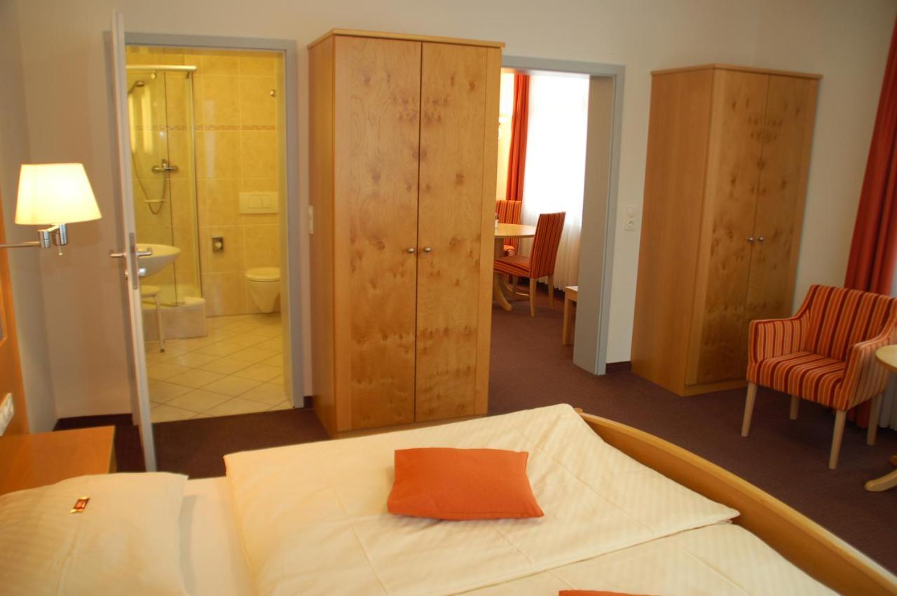 Landhotel Altes Wasserwerk Gbr Freinsheim Habitación foto