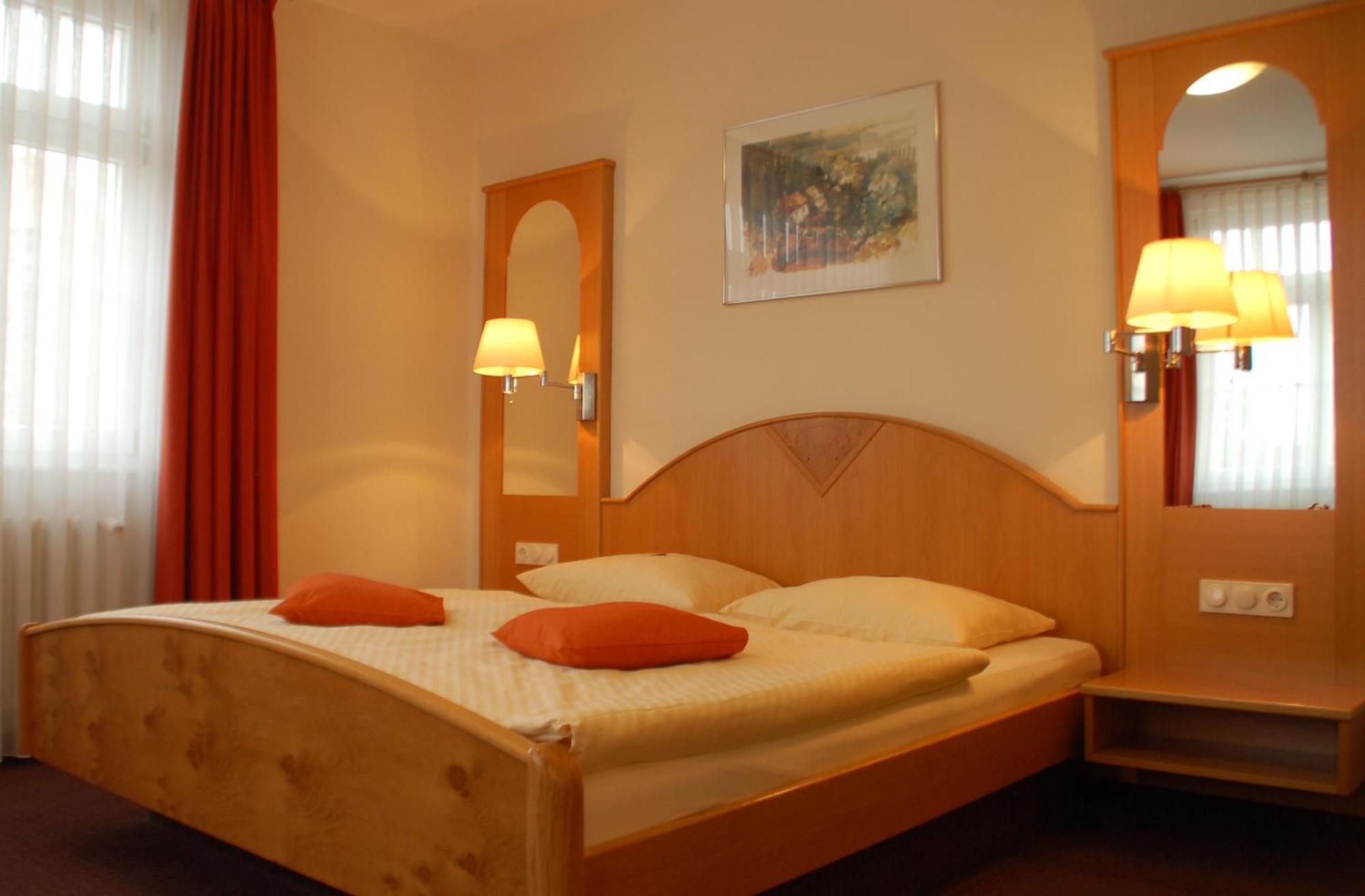 Landhotel Altes Wasserwerk Gbr Freinsheim Habitación foto